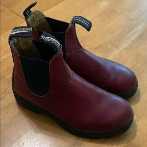 Blundstone size 4